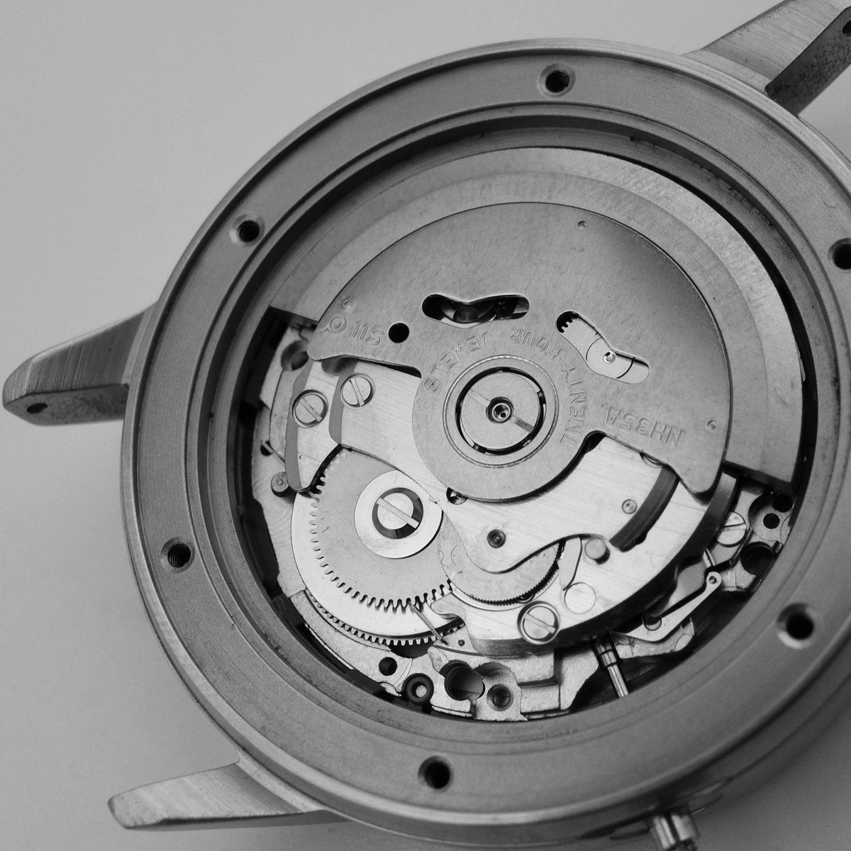 Analyzing Seiko's NH Movements: From the NH35 to the – namokiMODS